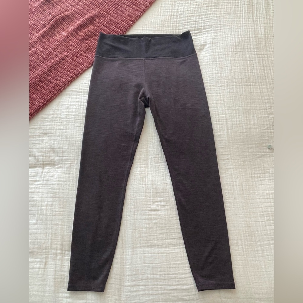 Vuori Deep plum ribbed leggings